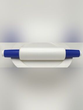 Tupperware White Rolling Pin with Blue Grips